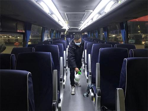 閃耀黨徽，逆行戰“疫”！一次特殊的主題黨日活動